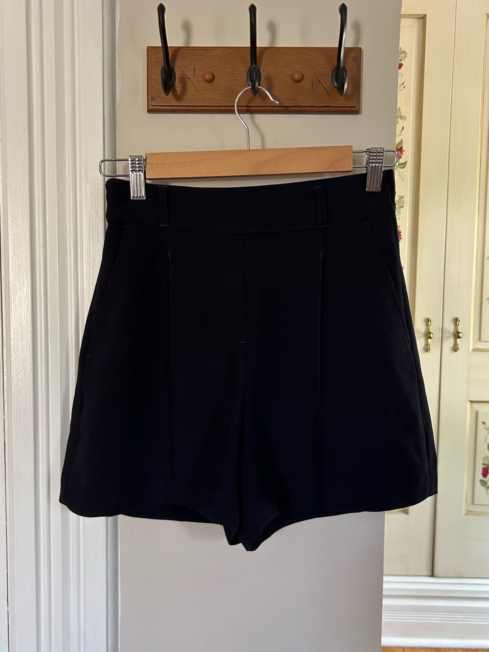 Spanx Navy pleated dress shorts